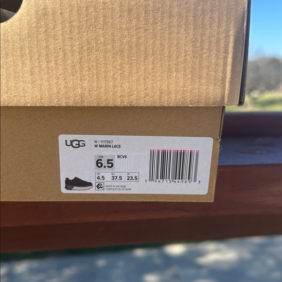 Ugg Womens Marin lace, black, 6.5 NIB - Picture 4 of 6